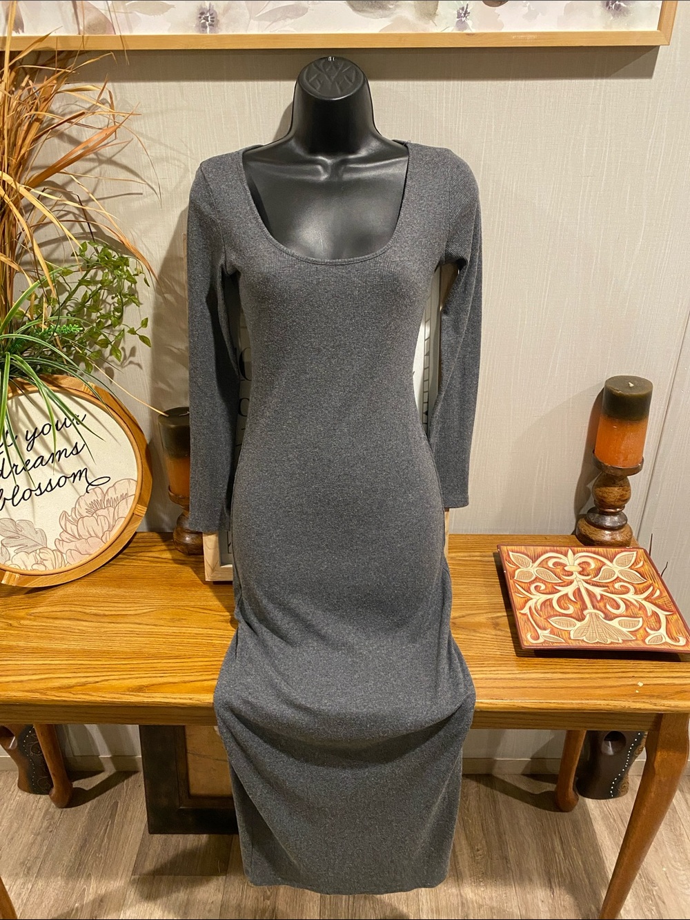 Heart & Hips Charcoal Gray Long Sleeve Scoop Neck Maxi Dress